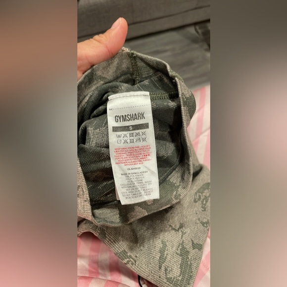 GYMSHARK Camo Shorts - Picture 2 of 3